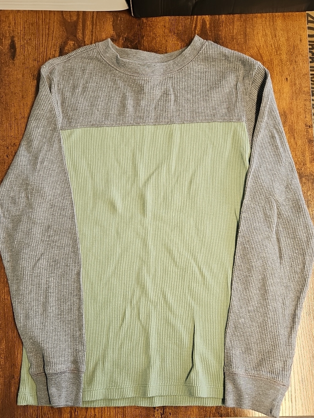 Boys Size M(8/10) Cat & Jack Two-Tone Green and Gray Long Sleeve